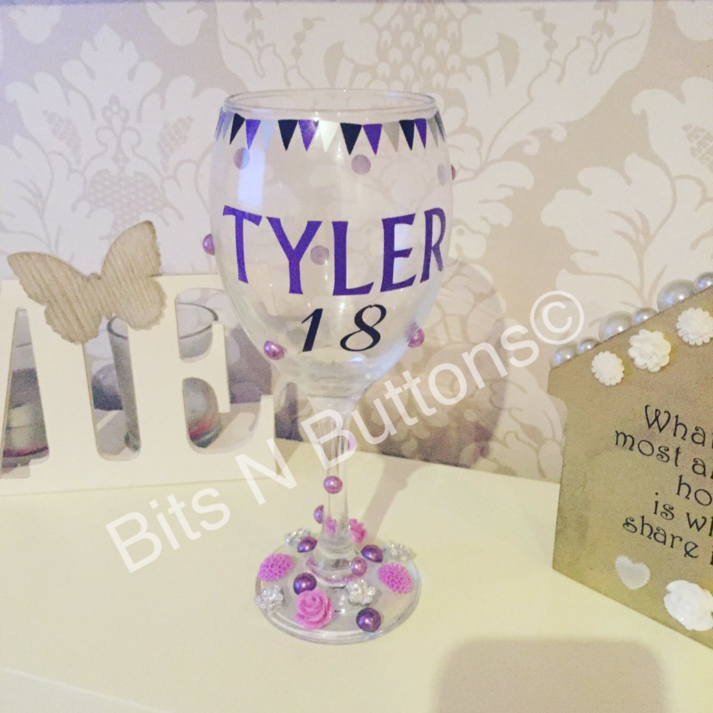 BitsnButtons's tweet photo. Birthday wine glasses! #bunting #birthday #40 #18 #purple #gems #gold #handmade #bitsnbuttons #wine #glasses https://t.co/9F5oAyiRob