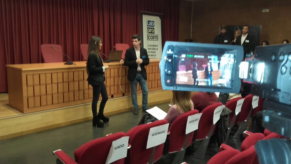 Además en SeviEco estamos grabando la III Gala de Comunicación 2.0 en Acción. #Proyeccom16