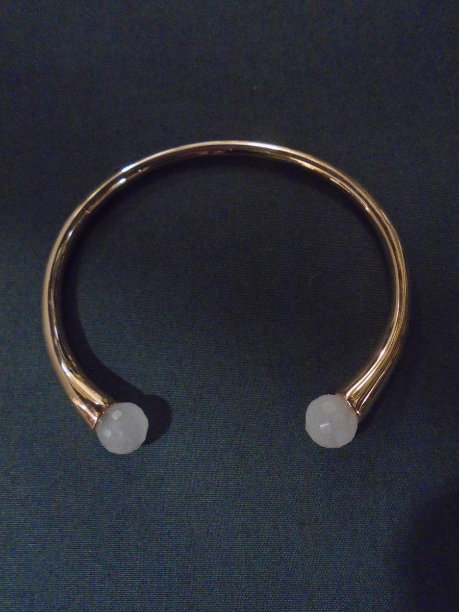 norwoodshops's tweet photo. Make someones #ValentinesDay special with this semi precious stone #bracelet by @LolaRoseUK only £15 #goldersgreen https://t.co/sC1bAErAJN