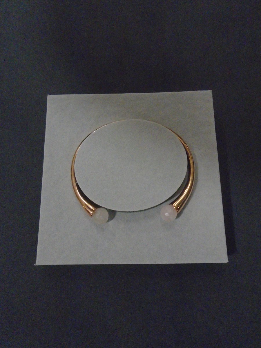 Make someones #ValentinesDay special with this semi precious stone #bracelet by <a href="/LolaRoseUK/">Lola Rose Jewellery</a> only £15 #goldersgreen