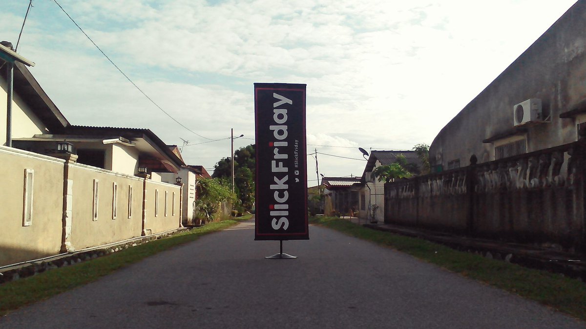 syamilafif_'s tweet photo. Persedian ke #TwoDecadesOfRebellion tour kek #SOMBAN Sabtu ni dari @slickfriday #SlickFriday https://t.co/0gBIrHVfHG