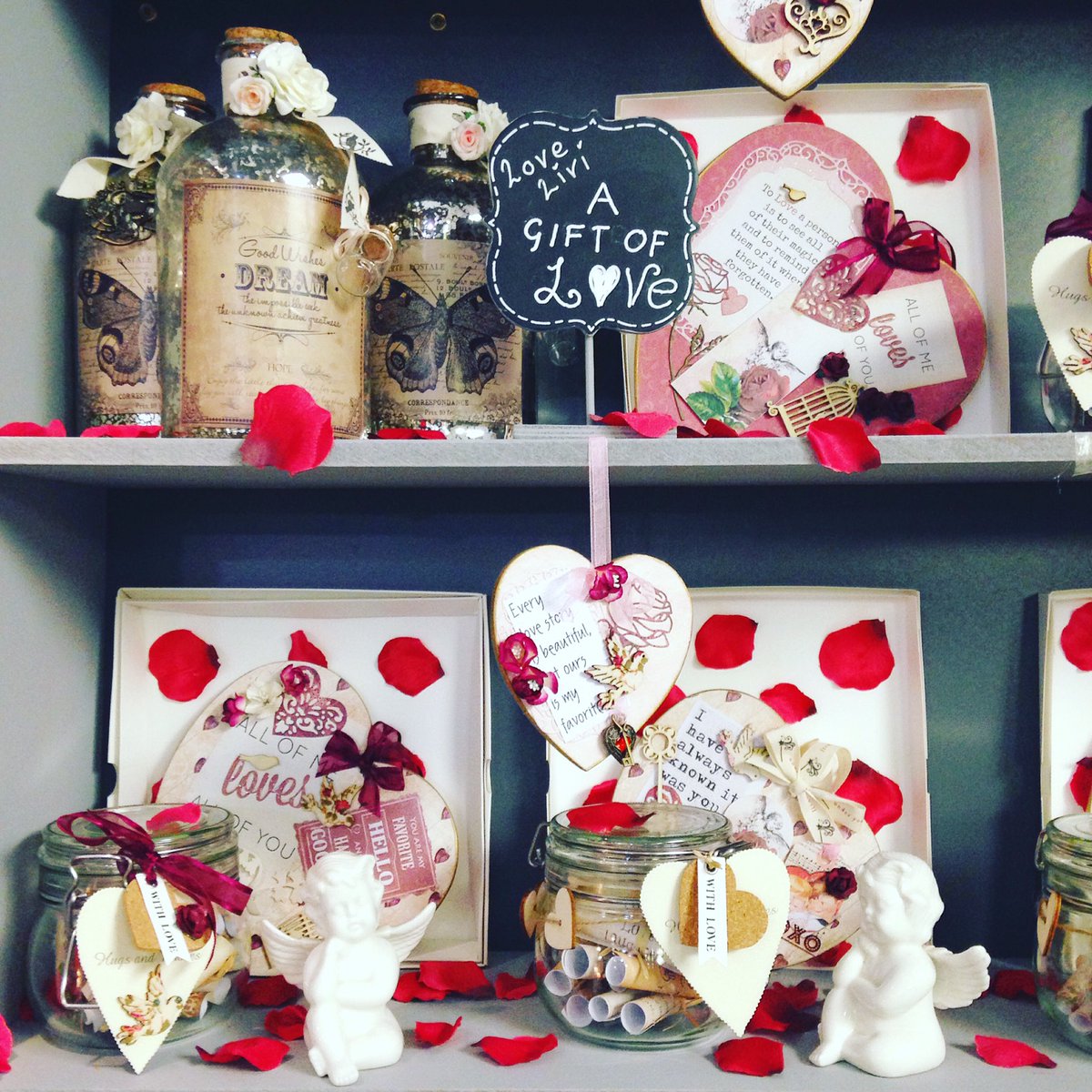 Feeling the love with Valentine's Day gifts that stand out from the crowd! #ValentinesDay #BightyBazaar