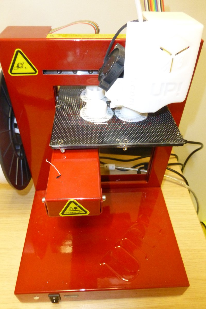 alpharacing2001's tweet photo. wheels being made #3dprinter #F1InSchools https://t.co/hRozPiZdqj