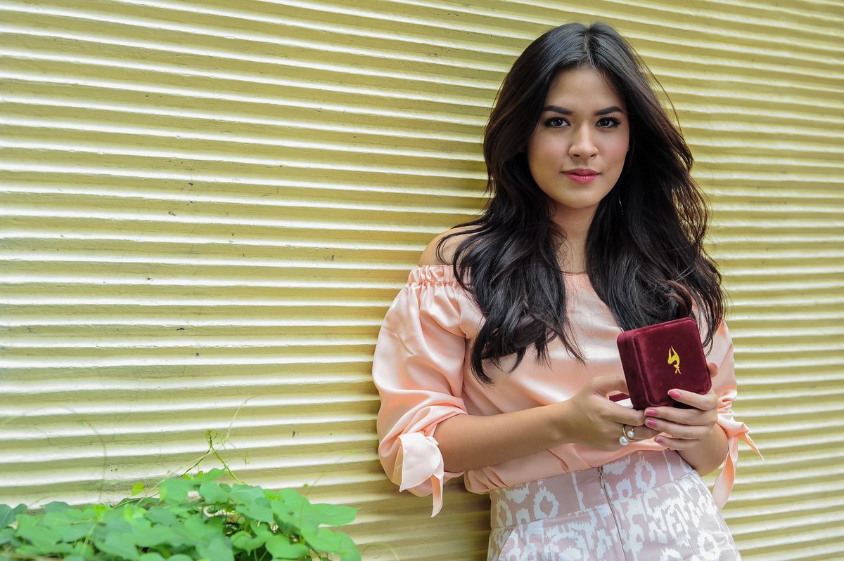 whoaa dpt liontin berlian cantik dan dikirimin langsung ke aku! mau jg? tungguin bsk ya.. #UberLOVEID