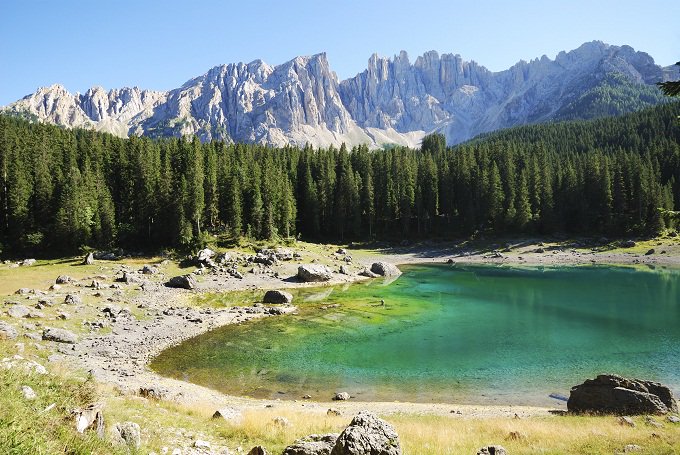 IvanaDeInno's tweet photo. 10 incantevoli luoghi naturalistici in Italia da visitare: https://t.co/5hMW6LUSeV via @SkyscannerIT #viaggi #natura https://t.co/dLCc5fi97y