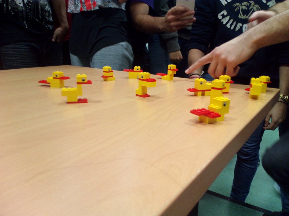 AniMartinEs's tweet photo. Todos saben lo que es un pato,  pero cada uno tiene su idea de pato #orientatutorUCM https://t.co/pqe3L1Fcqv