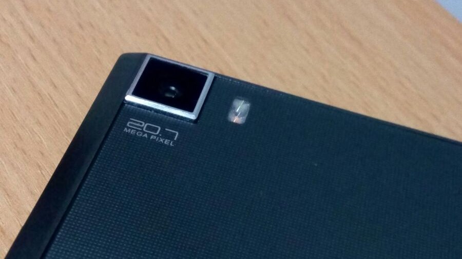 SobatHAPE's tweet photo. 2016...

Hape 2jtan (semoga) punya kamera 20.7MP dan bisa rekam 4K

...

#Zero3 https://t.co/3QTAHIH9EY