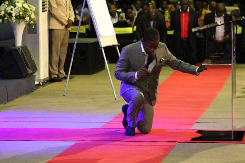 prophet_bushir's tweet photo. Pray for a fortnight miracle right now. Within a space of fourteen days,something grant must take place in your life https://t.co/undI2K44HM