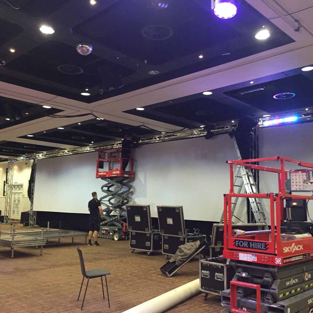 MidsPropQuiz's tweet photo. Preparations are well underway for this evenings @MidsPropQuiz #MPQ2016 https://t.co/nkWfUbrMxn