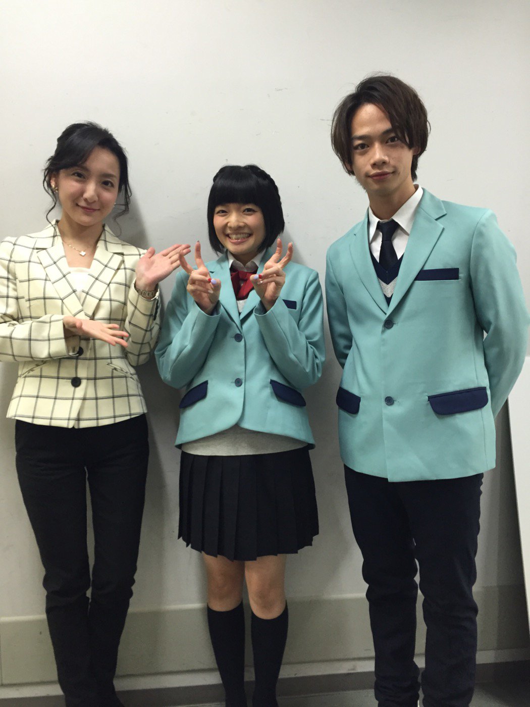 デジモンパートナーズ 公式 En Twitter デジモンアドベンチャーtri 第2章決意プレミア上映会舞台挨拶終了しました この後22時よりニコ生にて吉田仁美さん池田純矢さん生出演です 第2章の冒頭5分チラ見せがあるかも T Co Vtdg8idkpl T Co