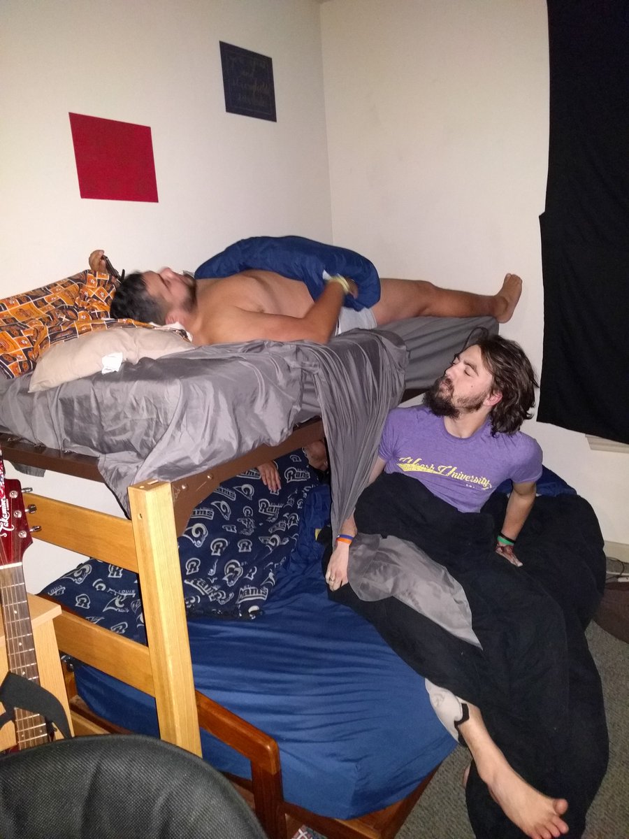 MatthewBrooks94's tweet photo. What a bunch of lazy bums. #bros #theysnore https://t.co/sWz6UfmQdZ