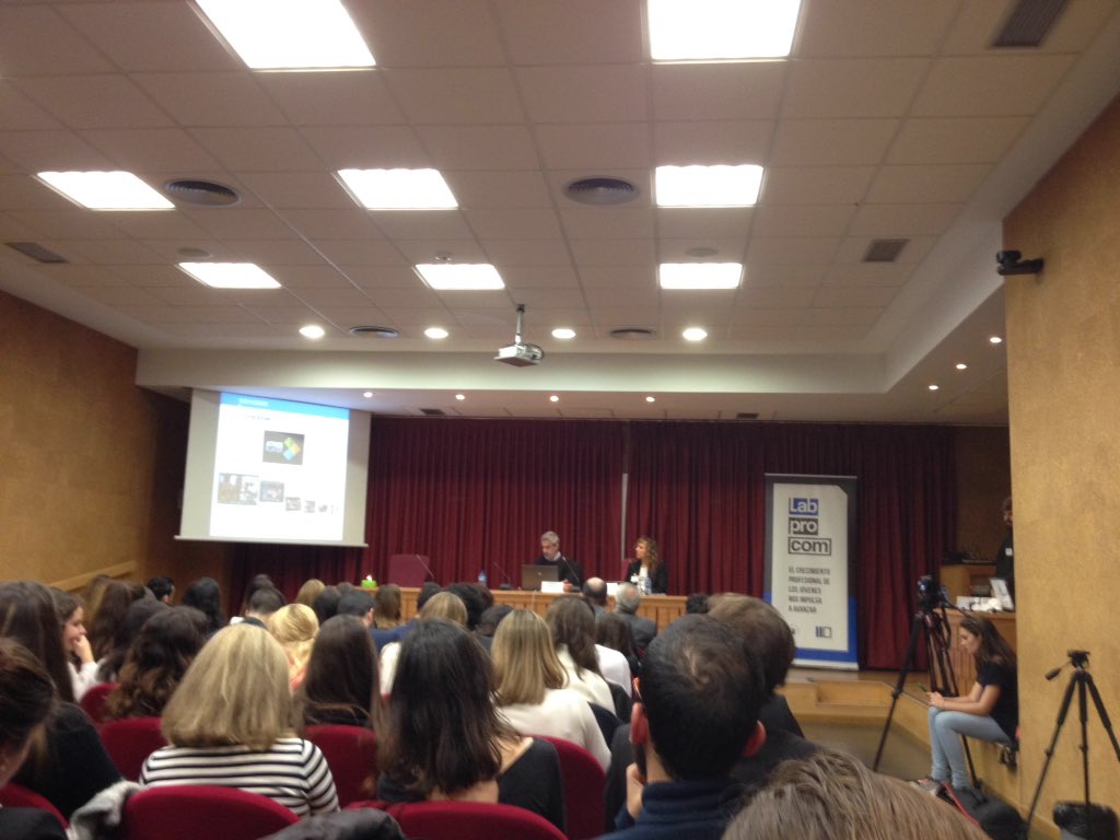 ¡Disfrutando de la charla de <a href="/jmg_Pacheco/">jmg_Pacheco</a> con <a href="/LabProCom/">LabProCom</a>!