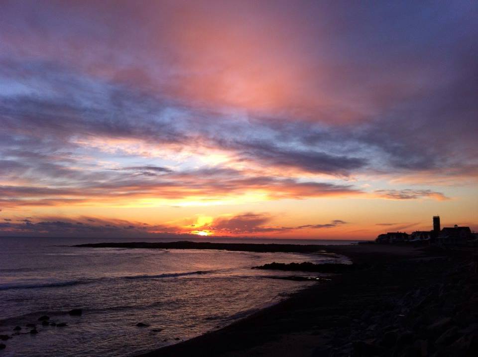 A stunning sunrise out of Brant Rock this morning -- thanks for the photo, Susan! 

Wake up w/ FOX25, on until 10am
