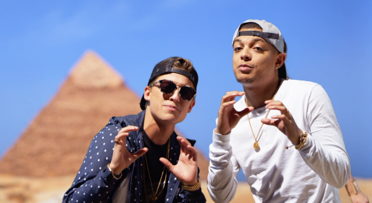 Lil' Kleine en Ronnie Flex transformeren <a href="/Tele2Nederland/">Tele2Nederland</a>-campagne tot potentiële hit: ad.fo/tele2hit