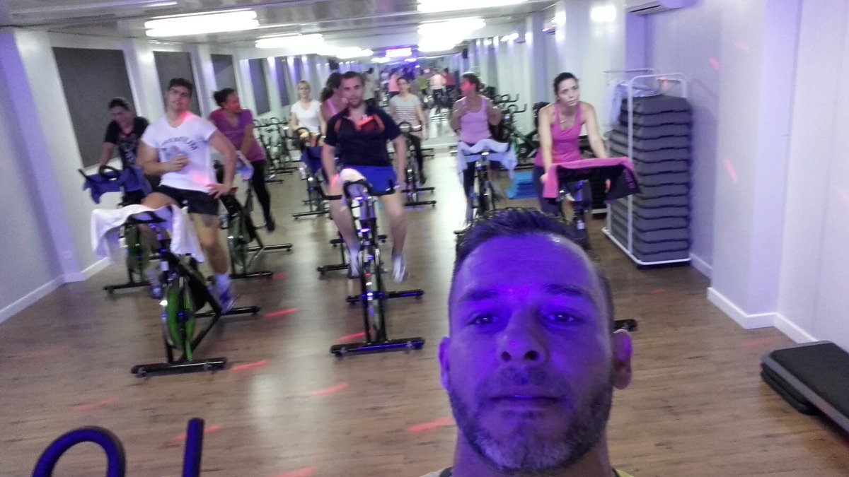 ilusionsportct's tweet photo. Clase de Ciclo Indoor con Juan! 
Ven a liberar tensiones con nosotros.
#ilusionsportcenter #Cartagena https://t.co/Dasw9j5Onk