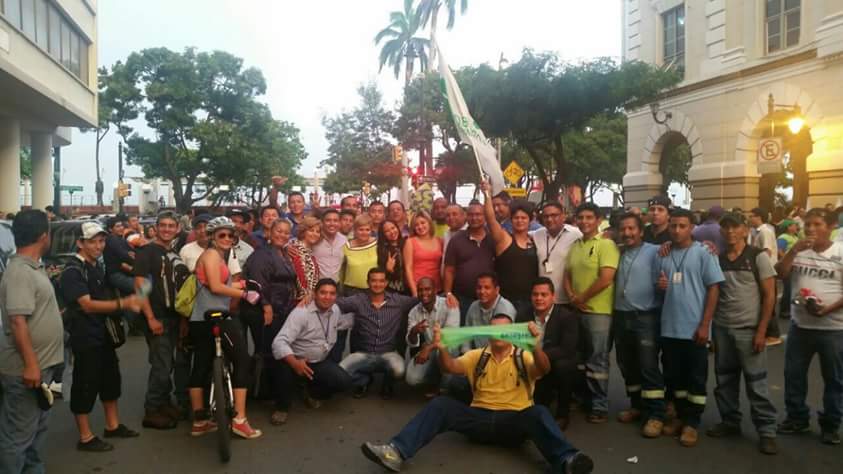 NathalieTenguel's tweet photo. #amigosrevolucionarios #losdesiempre #alerta10f Lo q s contigo @MashiRafael es con nosotros!  @35apd4gye @apguayas https://t.co/ikynpRh1fG