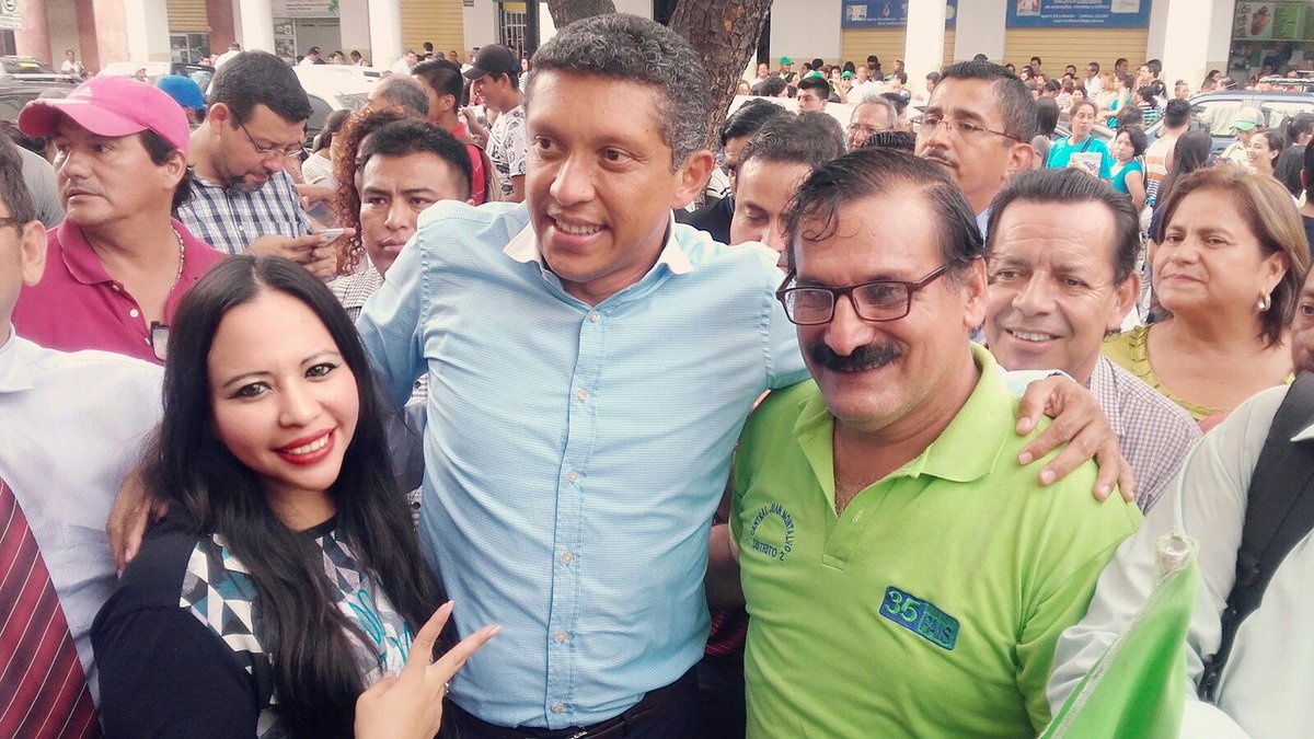 NathalieTenguel's tweet photo. #amigosrevolucionarios #losdesiempre #alerta10f Lo q s contigo @MashiRafael es con nosotros!  @35apd4gye @apguayas https://t.co/7p9JIcpr0R