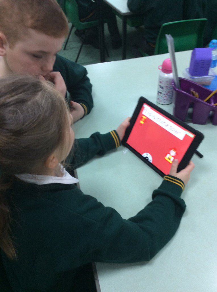 MrsRosefps's tweet photo. Having a great time  learning how to use tiny tap in 3R @hiimpactjo #@fazakprimary #@FazPriGovs https://t.co/ihEKqWcpqw