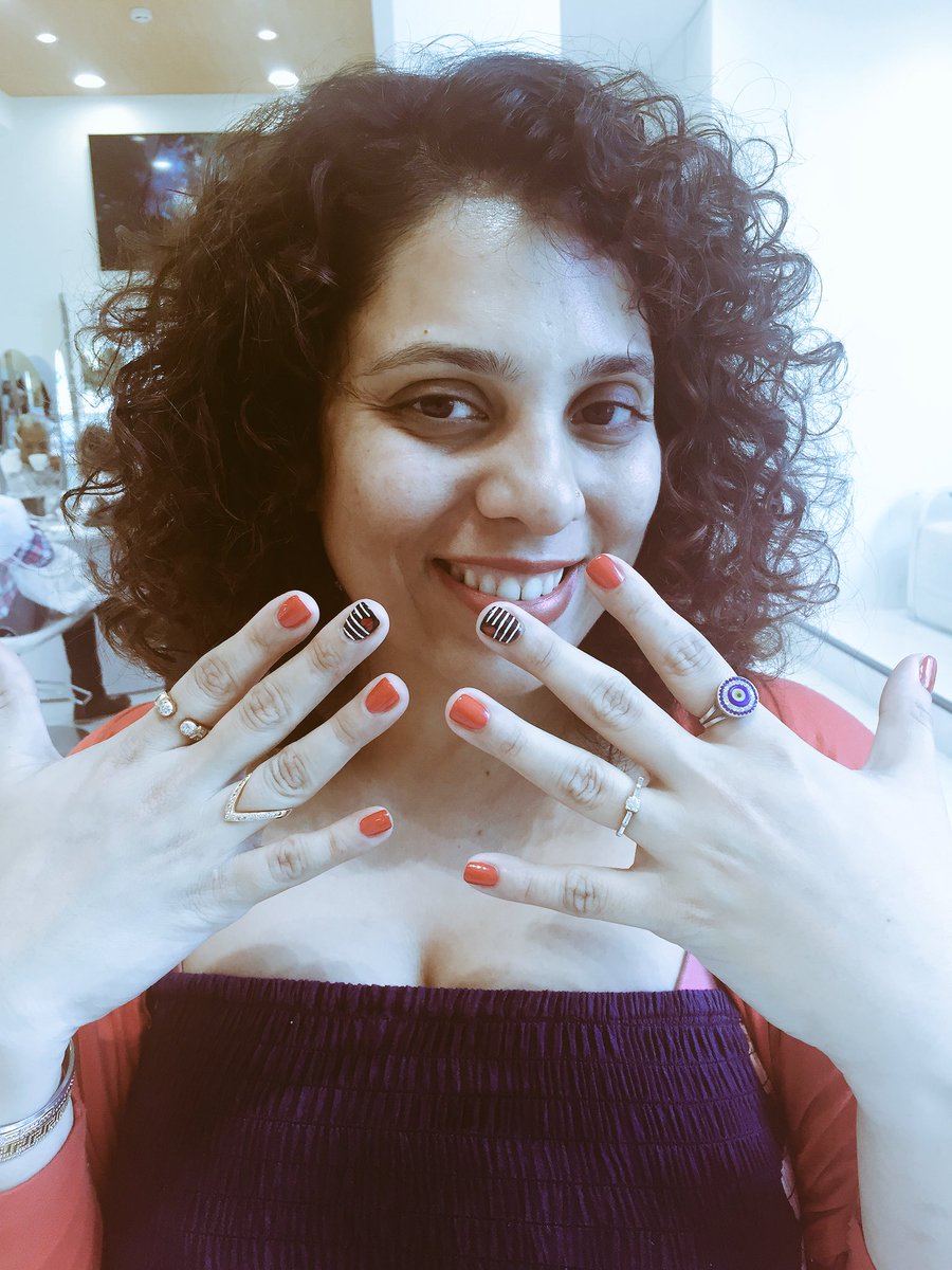 RadhikasTeas's tweet photo. #VanITea and me @BiguineIndia #teabreak this morning prepped and pampered for our #weekend #teaceremonies https://t.co/BJcI9duhZB