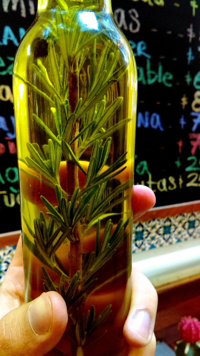 BistruckMX's tweet photo. #cocinamestiza #oliva #Romero #colourprevails #Bistruck #foodtruck https://t.co/FTw0RN2Jda