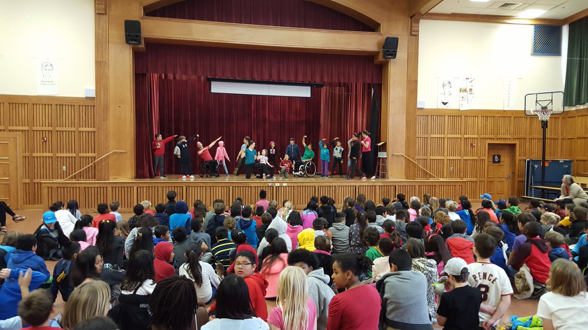 AXISDanceCo's tweet photo. Happening now, AXIS Dance assembly, Thousand Oaks Elementary, Berkeley #everyonecandance #AXISDance https://t.co/zKlkSg57gA