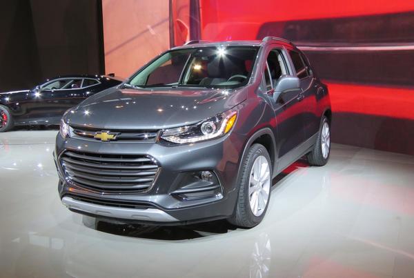 What has a fresh new trim, more tech, and is safer than ever? The 2017 #Trax: pbxx.it/yYTxvd