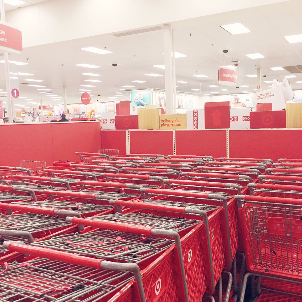 LeahTackles's tweet image. Target, will you be my Valentine?❤️ #Target #TargetLoveNotes @Target