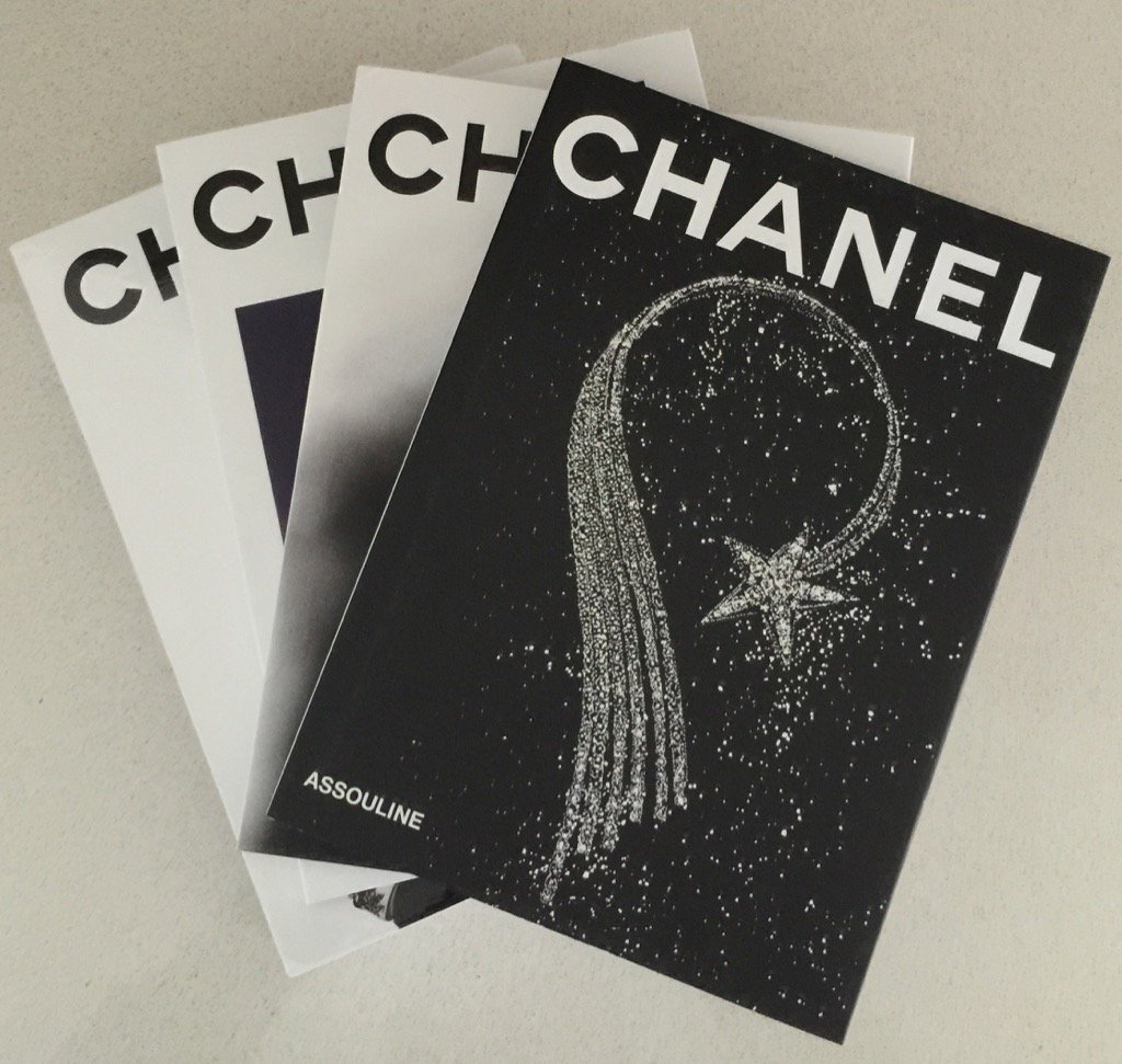 nataliakpegram's tweet photo. A little lunchtime reading? #CHANEL #nuluxurylabels #chanelbooks https://t.co/eXHf4V7VjV