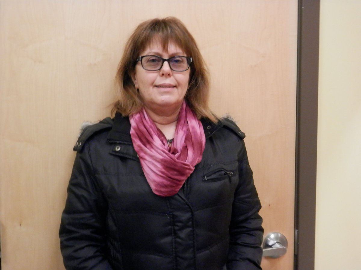 InSightOpto's tweet photo. Susan is looking forward to be the winner this week!!! #hoyapictureperfect @hoyacanada https://t.co/gLfi5NVmQo