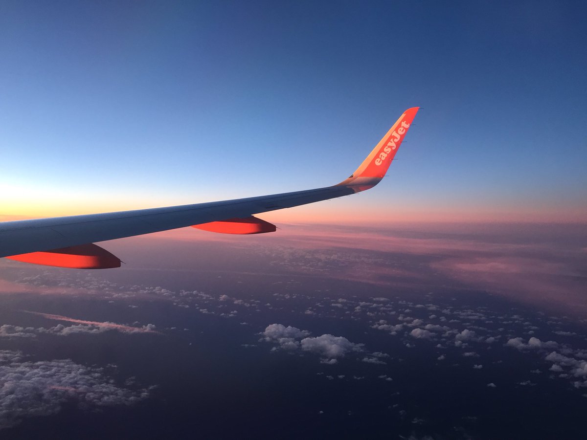 TravellingOptom's tweet photo. Beautiful views from #abovetheclouds today

#planeview #travel #sunset

@easyJet https://t.co/5CNKOrKutf