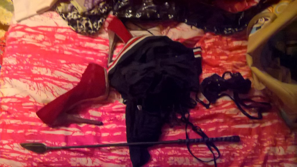 magnetmuff's tweet photo. @stripproblems just getting my bag ready for grimescar Huddersfield c u all later https://t.co/NBnmfSKfDG