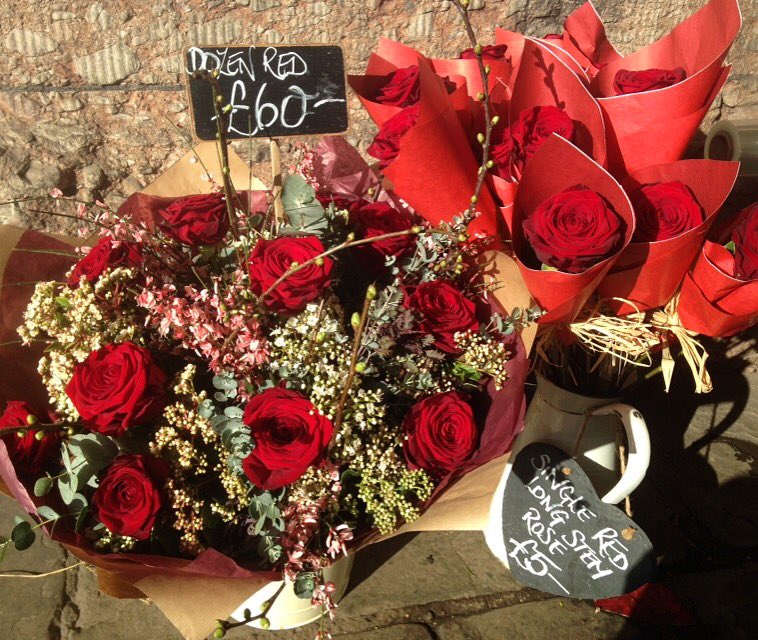LVMflorist's tweet image. And we're off!!!! 🌹 #valentines #roses #bouquet #letthemadnessbegin #valentinesday #florist #bristol #lilyvioletmay