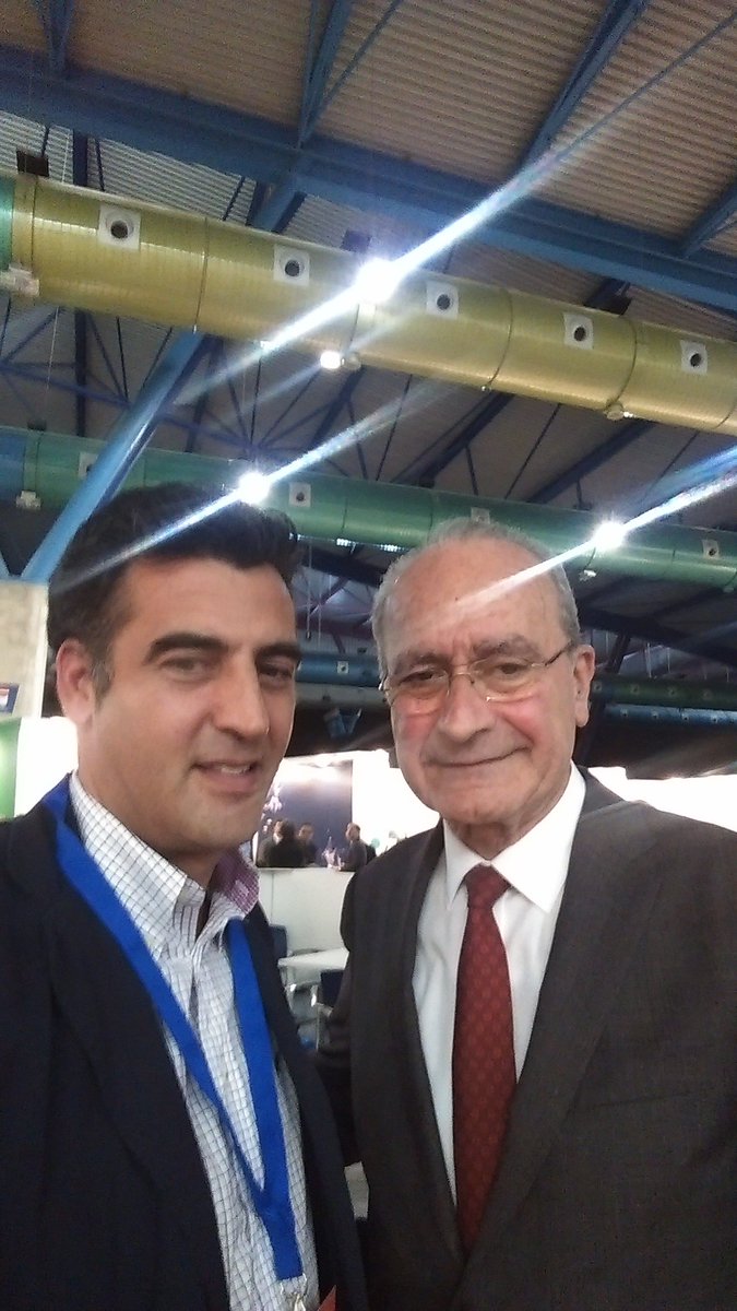 Exulansiorg's tweet photo. Hoy en el Foro Transfiere de Málaga. Con el Alcalde de Málaga, #Transfiere2016 @andsmartcity @pacodelatorrep https://t.co/SnnX3XolSS