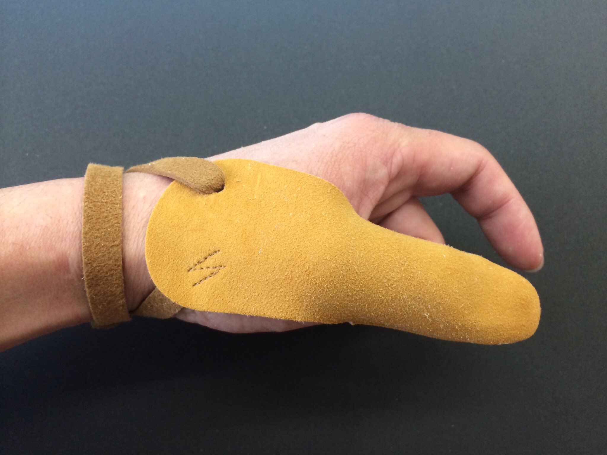 猪飼弓具店 公式 Kasama24 普通の押手は 指押手と呼んでいて左側の指のみに付けるタイプです 一本押手は右側の指から手首までを保護するタイプです T Co Frhljdjxl5 Twitter 猪飼弓具店 公式 Kasama24 普通の押手は 指押手と呼んでいて左側の指のみに付けるタイプです 一本押手は右側の指から手首までを保護するタイプです T Co Frhljdjxl5 Twitter