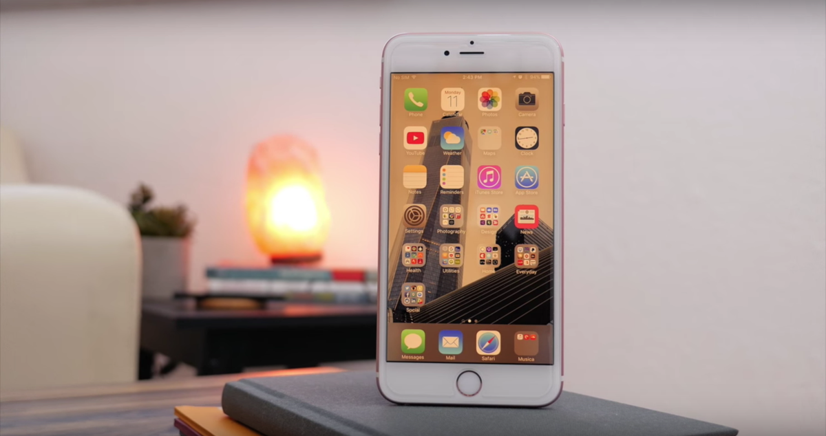 coastbrowser's tweet photo. #iOS93beta introduces Night Shift mode. Are you ready for more late night browsing? https://t.co/DDOGgnZJiv https://t.co/7qrf6R8qgH