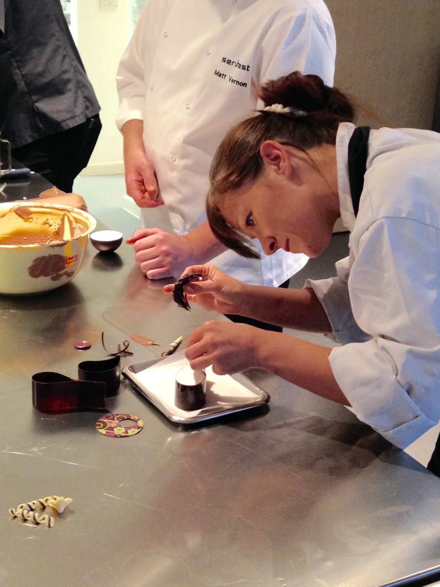 AtalianServest's tweet photo. The @Servest_UK #culinaryclassroom #chocolate #workshop is well underway. #trainingmadefun https://t.co/gU9dWvGonX