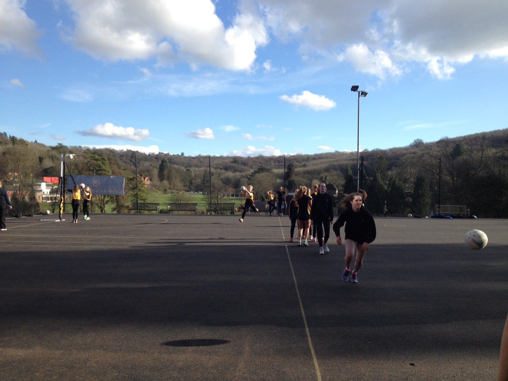 NetCats200's tweet image. Glorious afternoon for some netters v RGS. Here we go Caaaaaaaaaaaaaaaats  💪😺 #NetCats