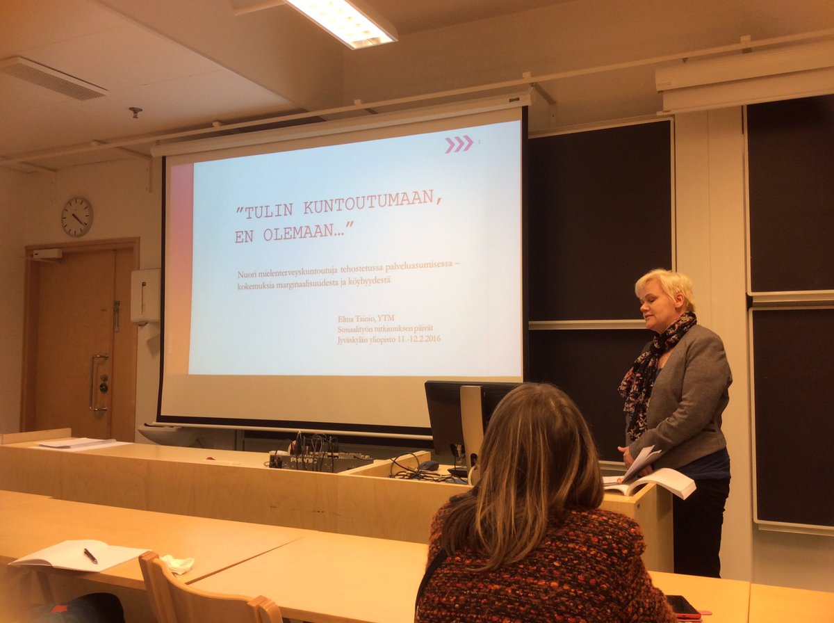 EKPekonen's tweet photo. Elma Tainio käsitteli lisensiaattitutkimuksessa nuorten mielenterveyskuntoutujien kysymyksiä #sttp2016 #sosnet https://t.co/50ha2Al30t