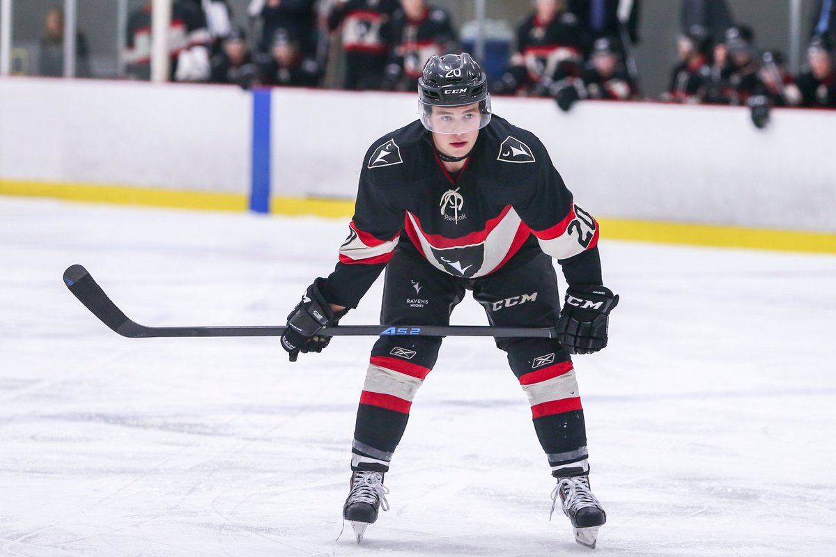 CURavens's tweet image. MHKY F @bwelych sets Ravens points record &amp;amp; sits atop the @CIS_SIC in A ow.ly/Yd2Gy by: @Carlos77Verde