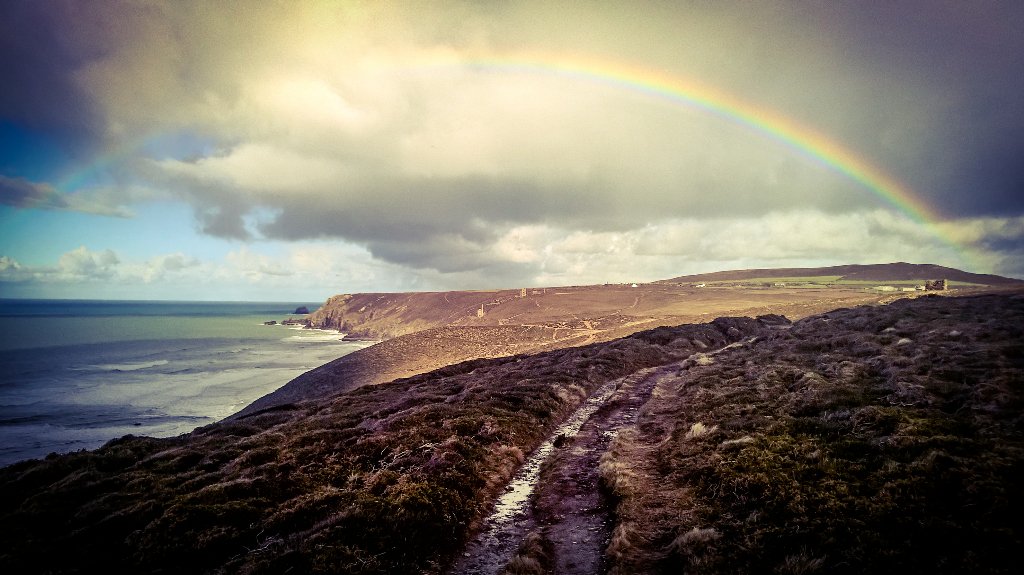 john__earle's tweet photo. Rainbow over Chapel Porth. #Cornwall #ChapelPorth #Nokia930 #seascape #rainbow https://t.co/Re565sub47