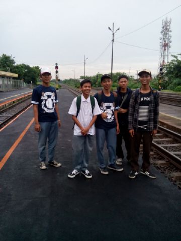 saputra690's tweet photo. Thanks @tk76_stm atas jamuan nya di kota karawang ;) *toss* @ENAMKR40 @ENAMKR116 https://t.co/xewFmCuFDT
