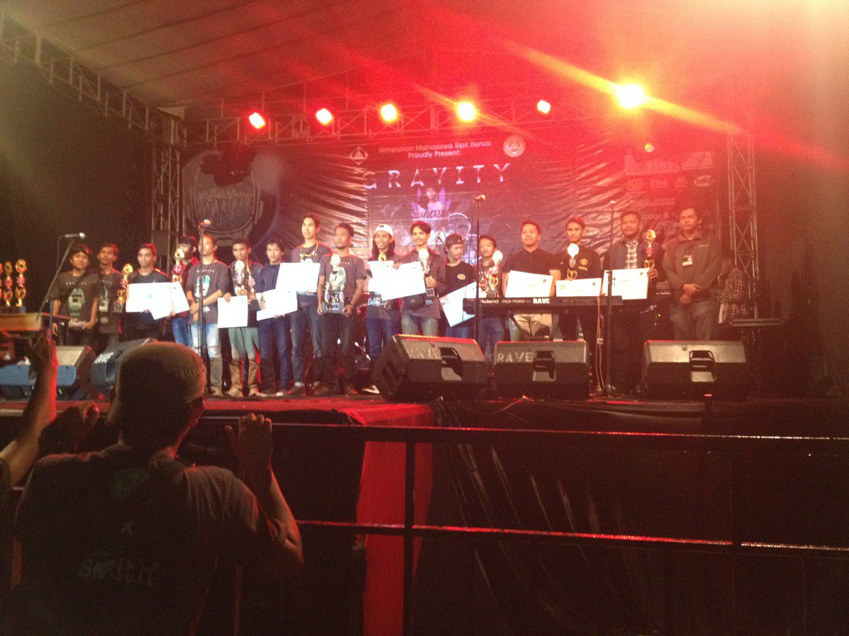 Allhamdulillah kita menjadi juara di liga sipil kemarin.
Juara 1 catur
Juara 2 basket
Juara 3 voli
#latepost