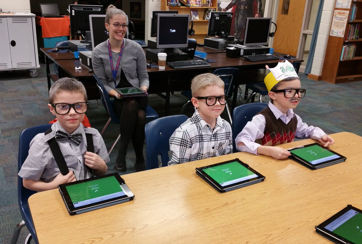 GlenwoodES's tweet image. Our 100 yo 1st graders ❤ using @GetKahoot to review VA Reader Choices @TammieReads  @1stgradeWilson @Mrs_CAltman