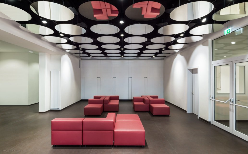 Synchron Stage, Vienna
PHOTO: © Andreas Buchberger
#durlum #architecture #interiordesign durlum.de/E/03_referenze…