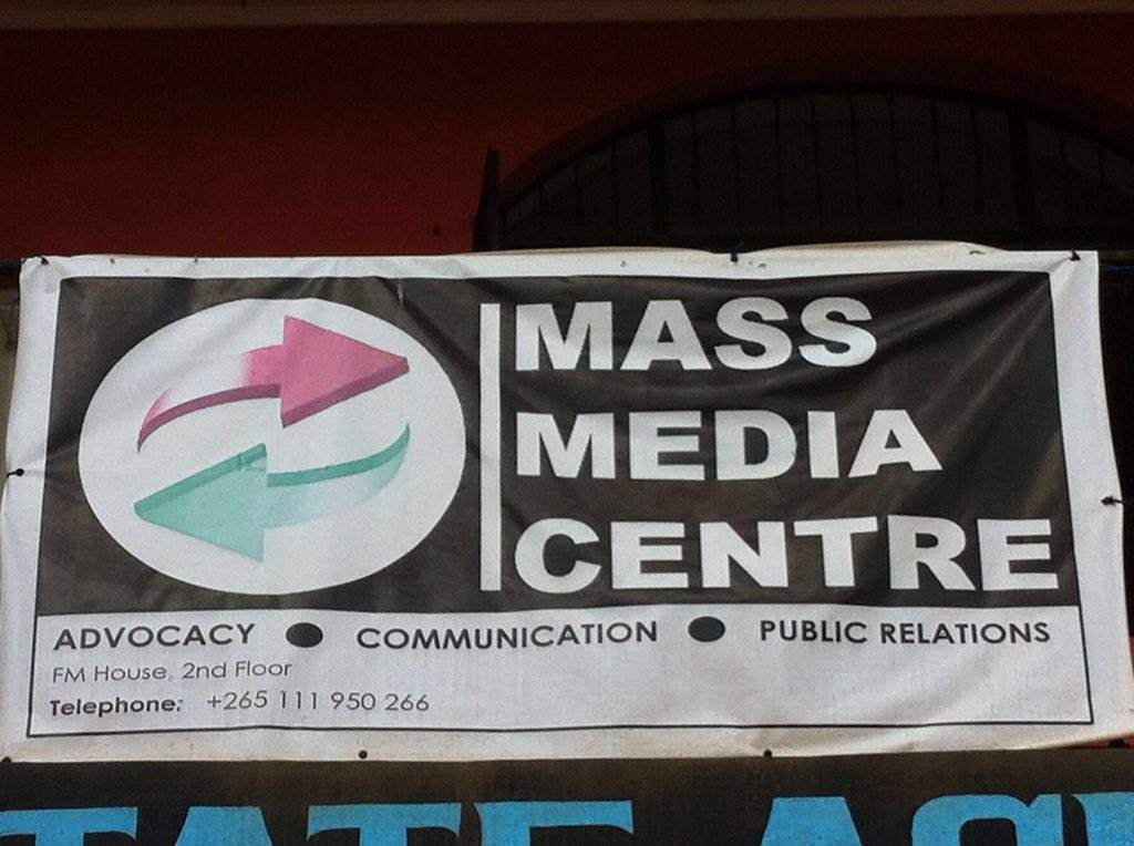 sourceIT tweet media