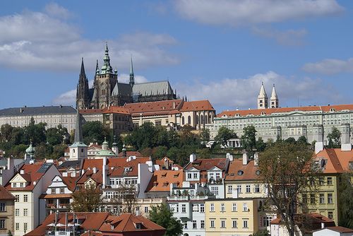 greatcastles's tweet photo. Prague Castle, Czech Republic. This castle is the pride of the Czech Republic's capital https://t.co/qTndt1sYHV