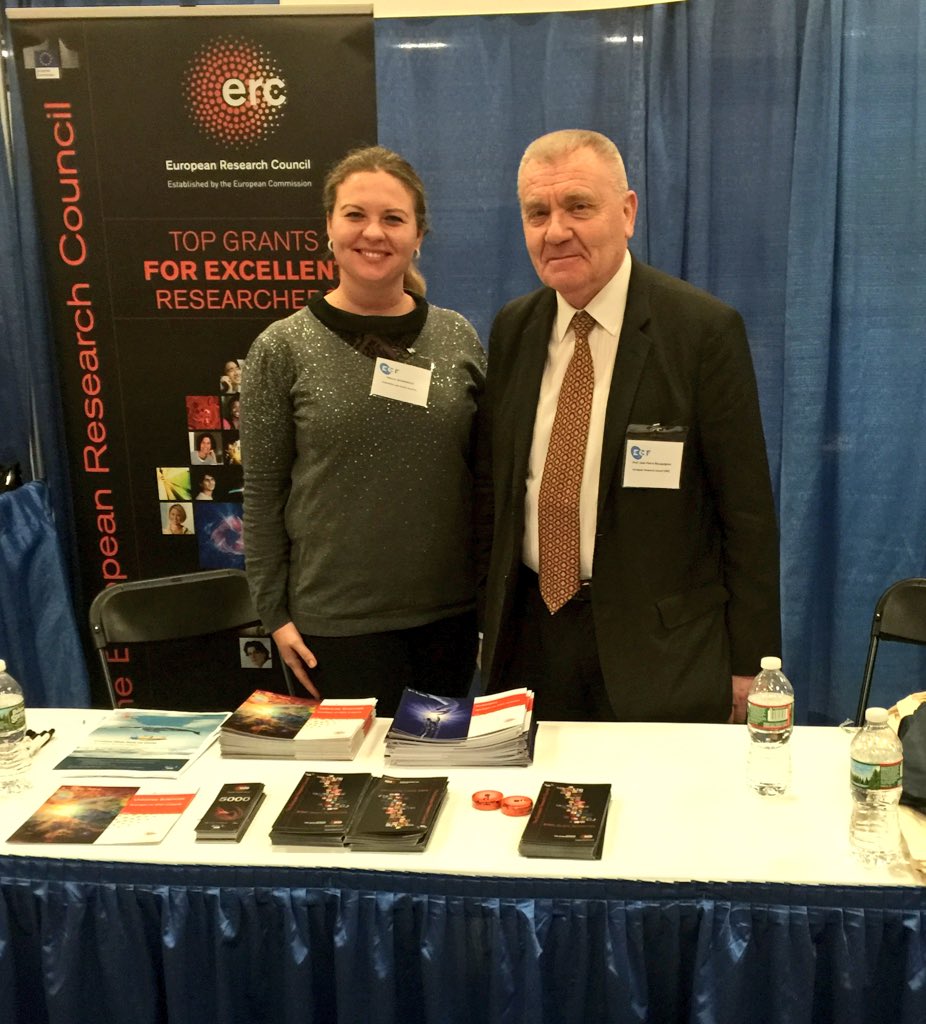 EURAXESS_NA's tweet photo. #ERCStgGrantee A. Quintana & Prof. Bourguignon at #MITECF 2016 @ERC_Research https://t.co/vfKd7VJ88a