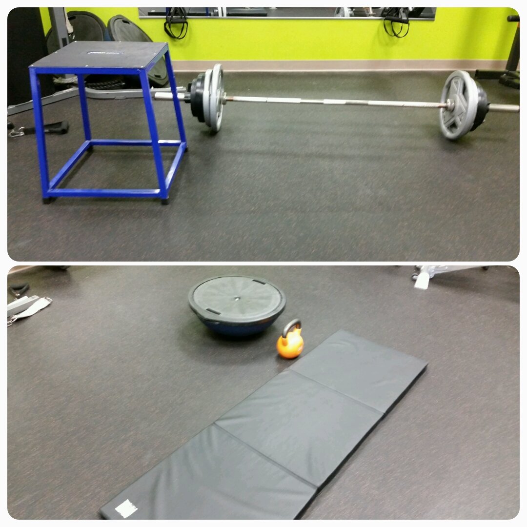 mcvaykev23's tweet photo. Deadlifts, box jumps, bosu and kettlebell equals #legday #traininghard #legsdestroyed #legstrength #thursdayfun https://t.co/cM3NiDxT6r