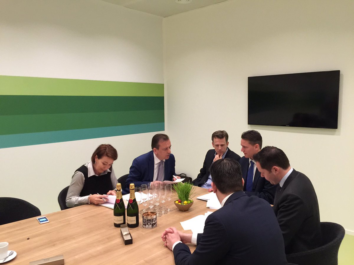 SWS en #abnamro bestempelen hun samenwerking voor de #duurzaamheidsregeling van #rvo.