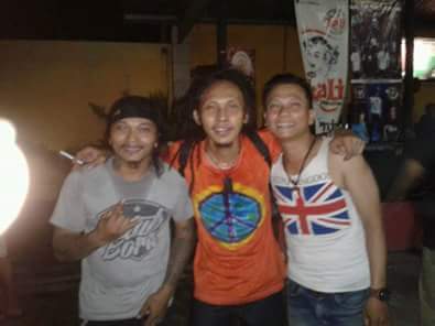 Selamat malam lur.. Jgn lupa bahagia yak :D Jah bless you <a href="/kawakudu484/">gembel</a> <a href="/Joe_Dread/">Joe Dread</a> @BoysNRoot <a href="/burgertime_band/">@burgertime_band</a>